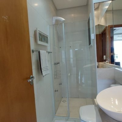 Cobertura com 157m², 2 quartos, 1 suíte, 2 garagens, no bairro Campeche em Florianópolis