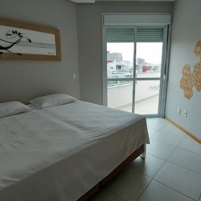 Cobertura com 157m², 2 quartos, 1 suíte, 2 garagens, no bairro Campeche em Florianópolis