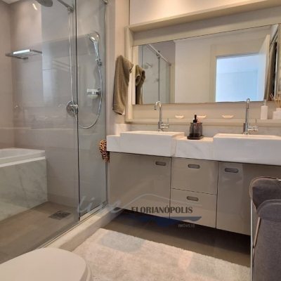 Apartamentos com 147m², 3 suítes, 2 garagens, no bairro Jurerê Internacional em Florianópolis