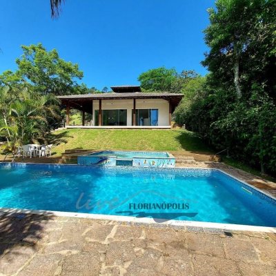 Apartamentos com 100m², 3 quartos, 1 suíte, 2 garagens, no bairro Canasvieiras em Florianópolis