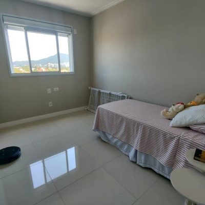 Apartamentos com 88m², 3 quartos, 1 suíte, 2 garagens, no bairro Córrego Grande em Florianópolis