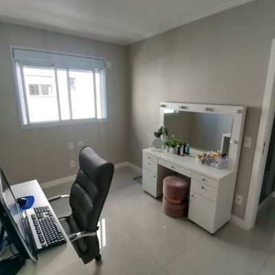 Apartamentos com 88m², 3 quartos, 1 suíte, 2 garagens, no bairro Córrego Grande em Florianópolis