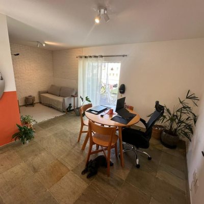 Apartamentos com 66m², 1 quarto, 2 garagens, no bairro Carvoeira em Florianópolis