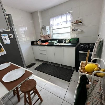 Apartamentos com 66m², 1 quarto, 2 garagens, no bairro Carvoeira em Florianópolis