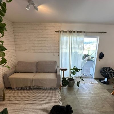 Apartamentos com 66m², 1 quarto, 2 garagens, no bairro Carvoeira em Florianópolis