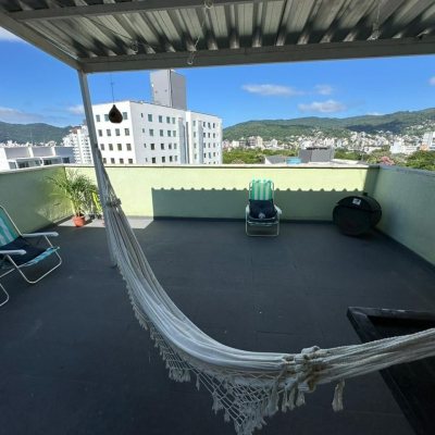 Apartamentos com 66m², 1 quarto, 2 garagens, no bairro Carvoeira em Florianópolis