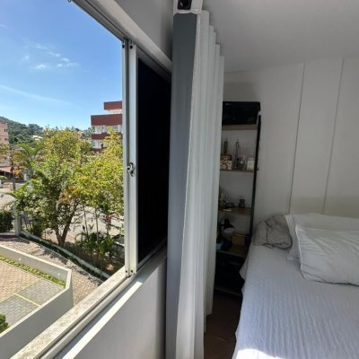 Apartamentos com 66m², 1 quarto, 2 garagens, no bairro Carvoeira em Florianópolis