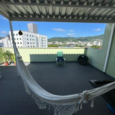 Apartamentos com 66m², 1 quarto, 2 garagens, no bairro Carvoeira em Florianópolis