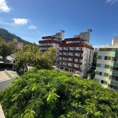 Apartamentos com 66m², 1 quarto, 2 garagens, no bairro Carvoeira em Florianópolis