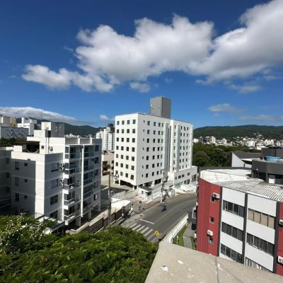 Apartamentos com 66m², 1 quarto, 2 garagens, no bairro Carvoeira em Florianópolis