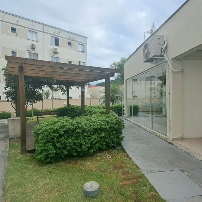 Apartamentos com 45m², 2 quartos, 1 garagem, no bairro Roçado em São José