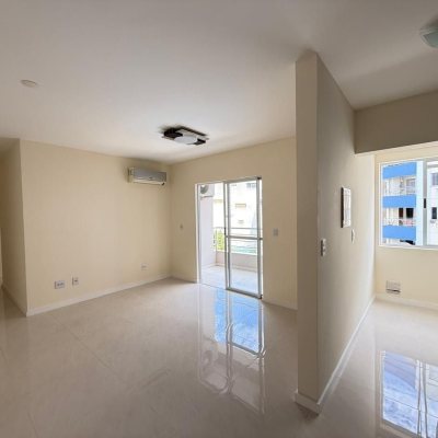 Apartamentos com 60m², 2 quartos, 1 garagem, no bairro Capoeiras em Florianópolis