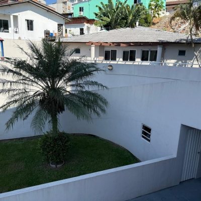 Apartamentos com 60m², 2 quartos, 1 garagem, no bairro Capoeiras em Florianópolis