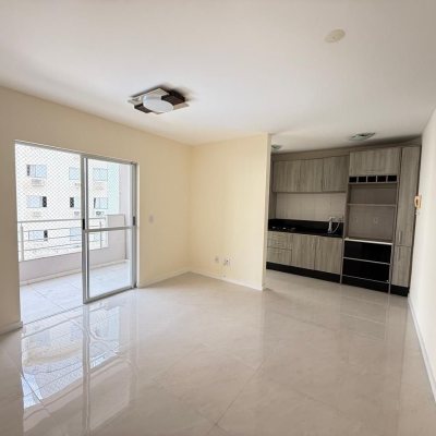 Apartamentos com 60m², 2 quartos, 1 garagem, no bairro Capoeiras em Florianópolis