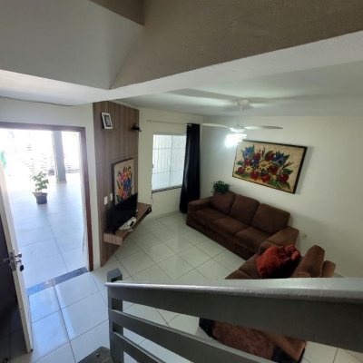 Casa Residencial com 91m², 2 quartos, 2 suítes, 1 garagem, no bairro Ingleses do Rio Vermelho em Florianópolis