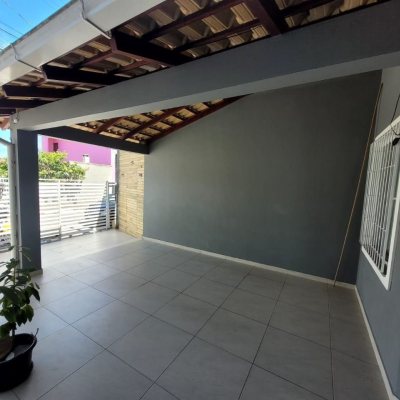 Casa Residencial com 91m², 2 quartos, 2 suítes, 1 garagem, no bairro Ingleses do Rio Vermelho em Florianópolis