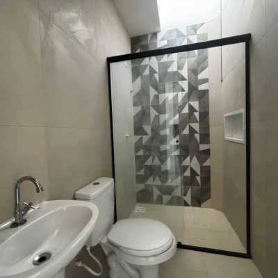 Sobrado Residencial com 103m², 2 quartos, 2 suítes, 1 garagem, no bairro São João Do Rio Vermelho em Florianópolis