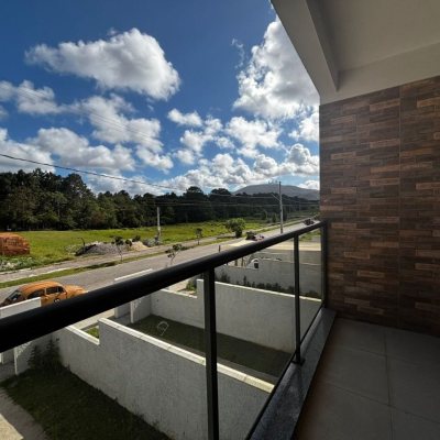 Sobrado Residencial com 103m², 2 quartos, 2 suítes, 1 garagem, no bairro São João Do Rio Vermelho em Florianópolis