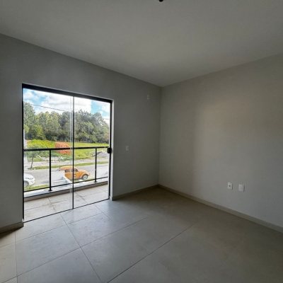 Sobrado Residencial com 103m², 2 quartos, 2 suítes, 1 garagem, no bairro São João Do Rio Vermelho em Florianópolis