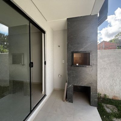 Sobrado Residencial com 103m², 2 quartos, 2 suítes, 1 garagem, no bairro São João Do Rio Vermelho em Florianópolis