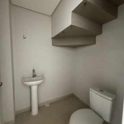 Sobrado Residencial com 103m², 2 quartos, 2 suítes, 1 garagem, no bairro São João Do Rio Vermelho em Florianópolis