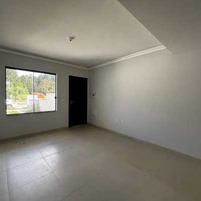 Sobrado Residencial com 103m², 2 quartos, 2 suítes, 1 garagem, no bairro São João Do Rio Vermelho em Florianópolis