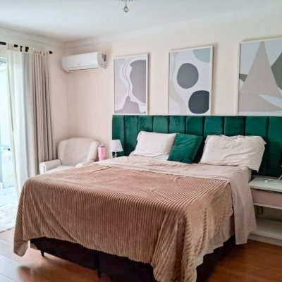 Sobrado Residencial com 115m², 3 quartos, 2 suítes, 1 garagem, no bairro São João Do Rio Vermelho em Florianópolis