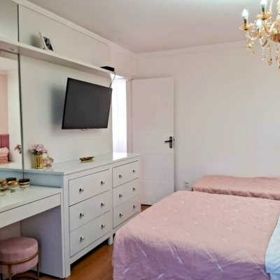 Sobrado Residencial com 115m², 3 quartos, 2 suítes, 1 garagem, no bairro São João Do Rio Vermelho em Florianópolis