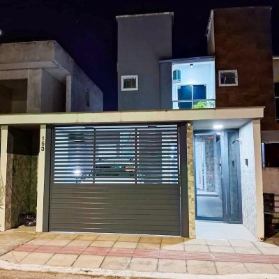 Sobrado Residencial com 115m², 3 quartos, 2 suítes, 1 garagem, no bairro São João Do Rio Vermelho em Florianópolis