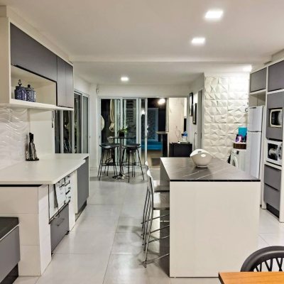 Sobrado Residencial com 115m², 3 quartos, 2 suítes, 1 garagem, no bairro São João Do Rio Vermelho em Florianópolis