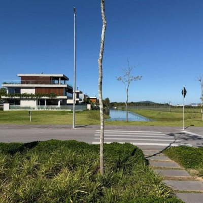 Casa em Condomínio com 500m², 4 quartos, 4 suítes, 2 garagens, no bairro Pedra Branca em Palhoça