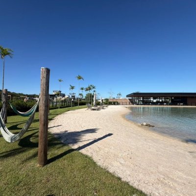 Casa em Condomínio com 500m², 4 quartos, 4 suítes, 2 garagens, no bairro Pedra Branca em Palhoça