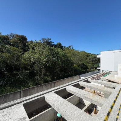 Casa em Condomínio com 500m², 4 quartos, 4 suítes, 2 garagens, no bairro Pedra Branca em Palhoça