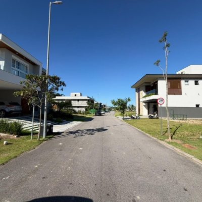Casa em Condomínio com 500m², 4 quartos, 4 suítes, 2 garagens, no bairro Pedra Branca em Palhoça