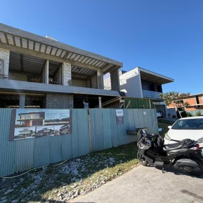 Casa em Condomínio com 500m², 4 quartos, 4 suítes, 2 garagens, no bairro Pedra Branca em Palhoça