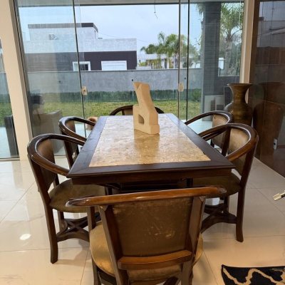 Casa em Condomínio com 127m², 3 quartos (sendo 3 suítes), 2 garagens, no bairro Rio Vermelho em Florianópolis