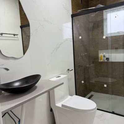 Casa em Condomínio com 127m², 3 quartos (sendo 3 suítes), 2 garagens, no bairro Rio Vermelho em Florianópolis