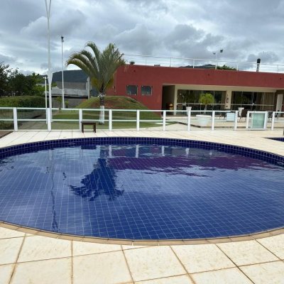 Casa em Condomínio com 127m², 3 quartos (sendo 3 suítes), 2 garagens, no bairro Rio Vermelho em Florianópolis