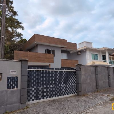 Casa Residencial com 145m², 3 quartos, 1 garagem, no bairro Ingleses do Rio Vermelho em Florianópolis