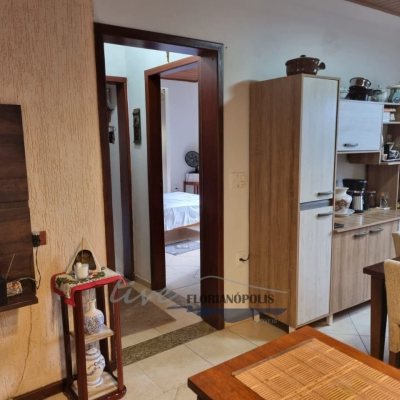 Casa Residencial com 155m², 2 quartos, 1 suíte, 6 garagens, no bairro Ratones em Florianópolis