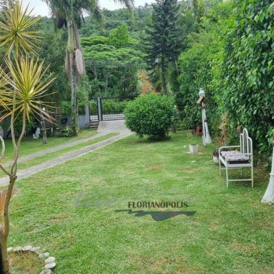 Casa Residencial com 155m², 2 quartos, 1 suíte, 6 garagens, no bairro Ratones em Florianópolis