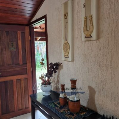 Casa Residencial com 155m², 2 quartos, 1 suíte, 6 garagens, no bairro Ratones em Florianópolis