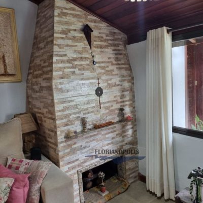 Casa Residencial com 155m², 2 quartos, 1 suíte, 6 garagens, no bairro Ratones em Florianópolis