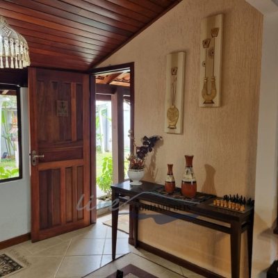 Casa Residencial com 155m², 2 quartos, 1 suíte, 6 garagens, no bairro Ratones em Florianópolis