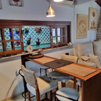 Casa Residencial com 155m², 2 quartos, 1 suíte, 6 garagens, no bairro Ratones em Florianópolis