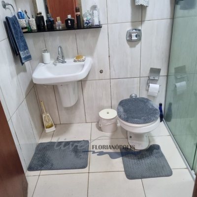 Casa Residencial com 155m², 2 quartos, 1 suíte, 6 garagens, no bairro Ratones em Florianópolis