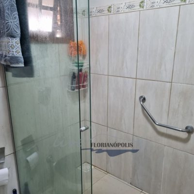 Casa Residencial com 155m², 2 quartos, 1 suíte, 6 garagens, no bairro Ratones em Florianópolis