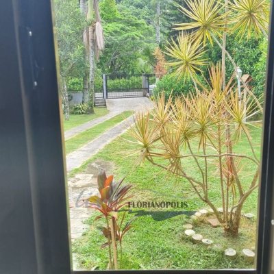 Casa Residencial com 155m², 2 quartos, 1 suíte, 6 garagens, no bairro Ratones em Florianópolis