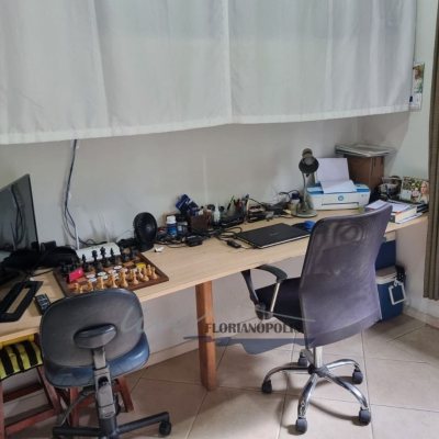 Casa Residencial com 155m², 2 quartos, 1 suíte, 6 garagens, no bairro Ratones em Florianópolis