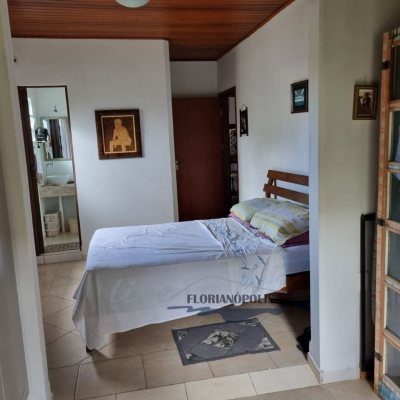 Casa Residencial com 155m², 2 quartos, 1 suíte, 6 garagens, no bairro Ratones em Florianópolis